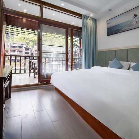 Fenghuang Ancient Town Lazy Cat Riverside Inn المظهر الخارجي الصورة