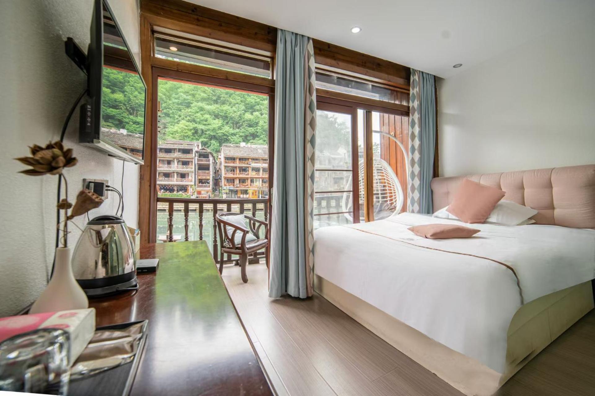 Fenghuang Ancient Town Lazy Cat Riverside Inn المظهر الخارجي الصورة
