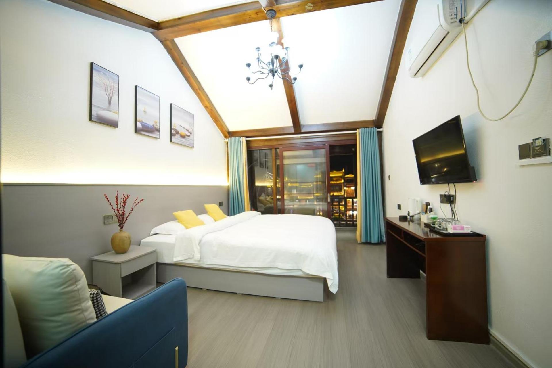 Fenghuang Ancient Town Lazy Cat Riverside Inn المظهر الخارجي الصورة