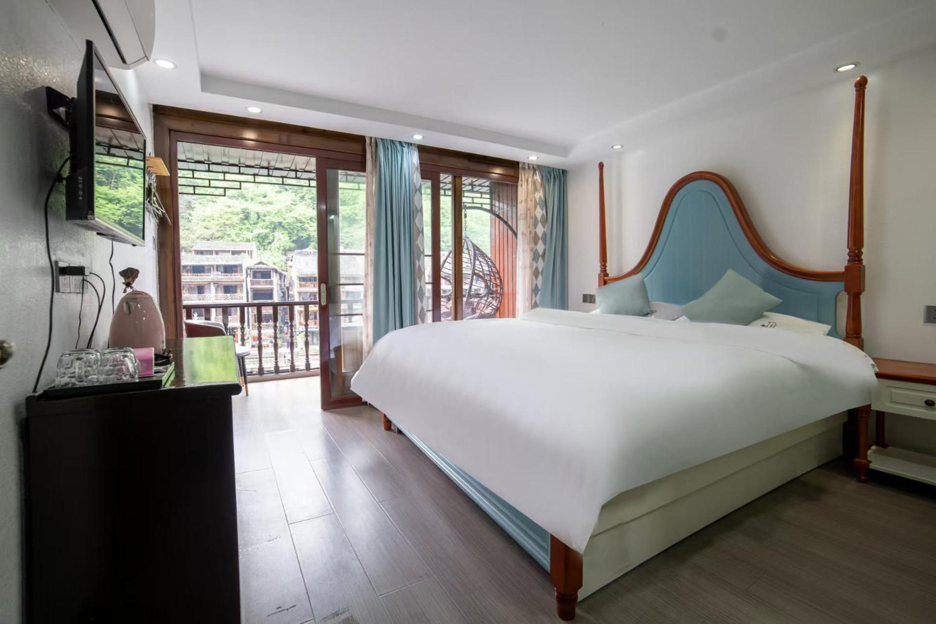 Fenghuang Ancient Town Lazy Cat Riverside Inn المظهر الخارجي الصورة