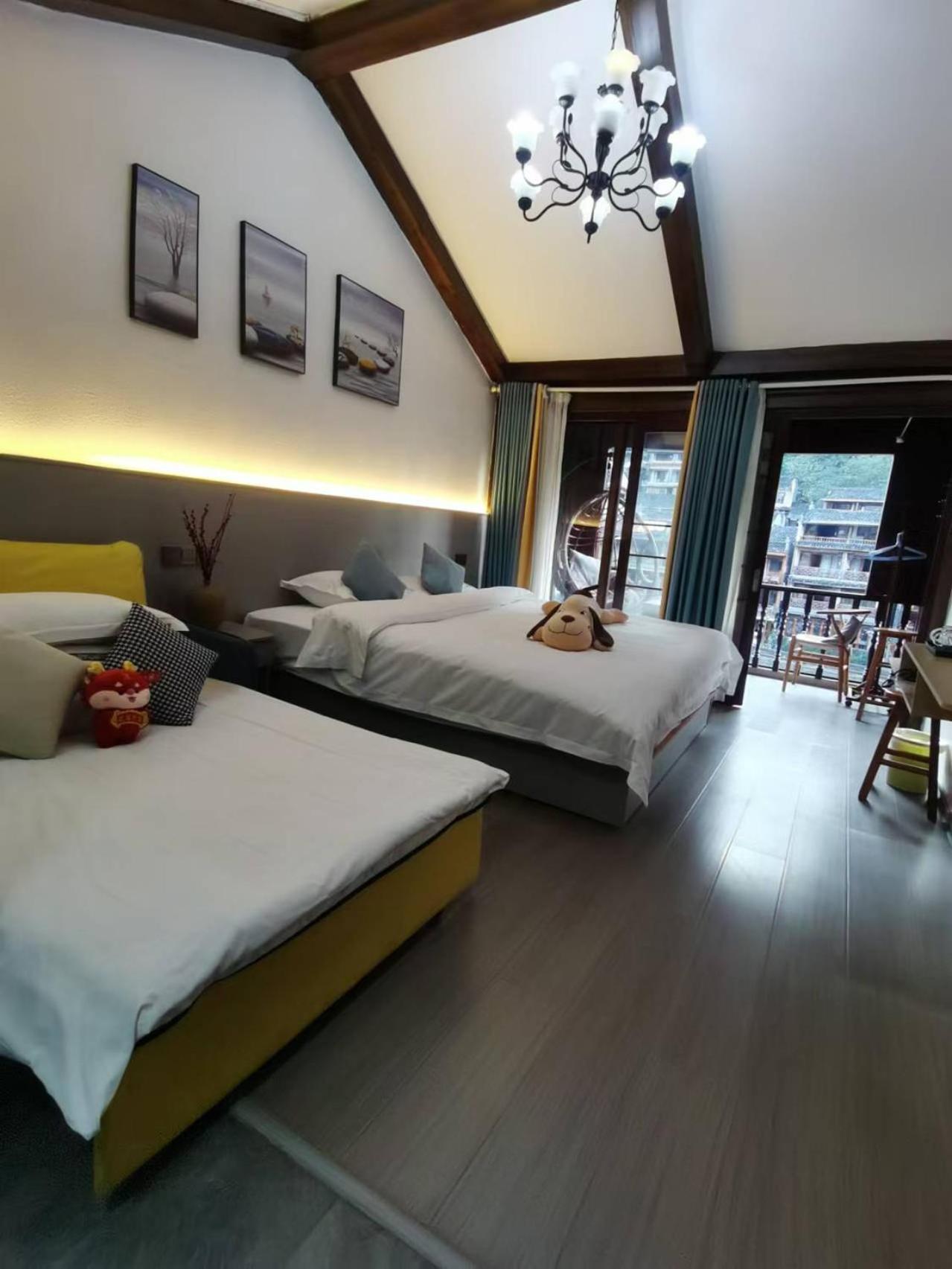 Fenghuang Ancient Town Lazy Cat Riverside Inn المظهر الخارجي الصورة